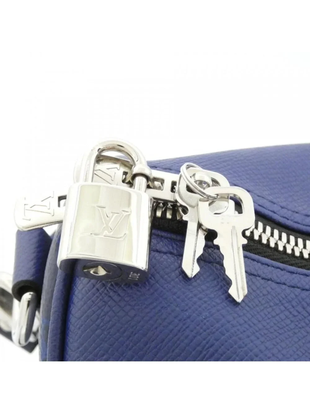 Louis Vuitton Taiga Llama Keepall Bandouliere 50 Boston
